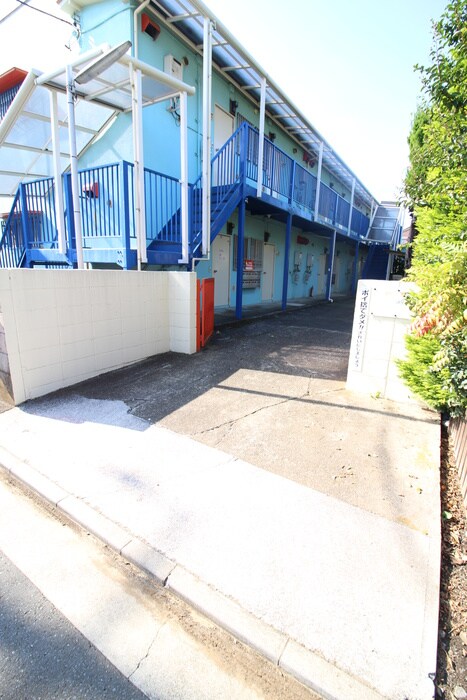 物件外観写真4　(エントランス部分)