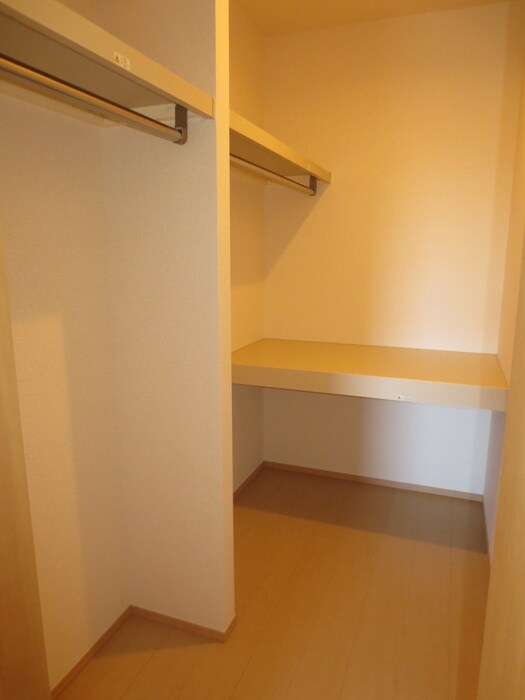 物件内観写真11　(収納)