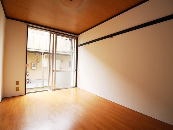 物件内観写真4　(居室)