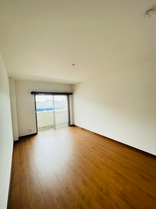 物件内観写真4　(居室)