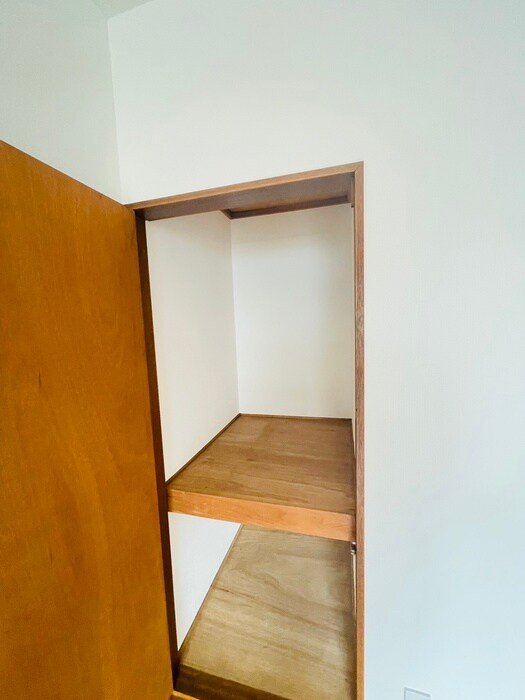 物件内観写真12　(収納)