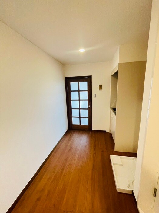 物件内観写真14　(廊下)