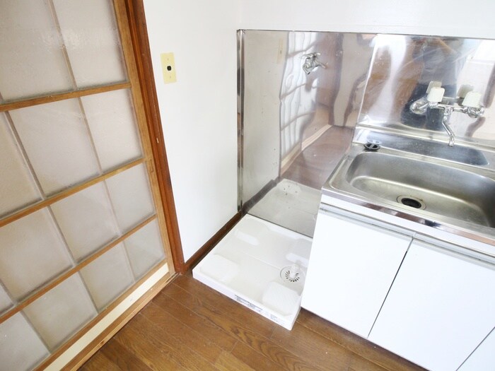 物件内観写真11　(洗濯機置場)