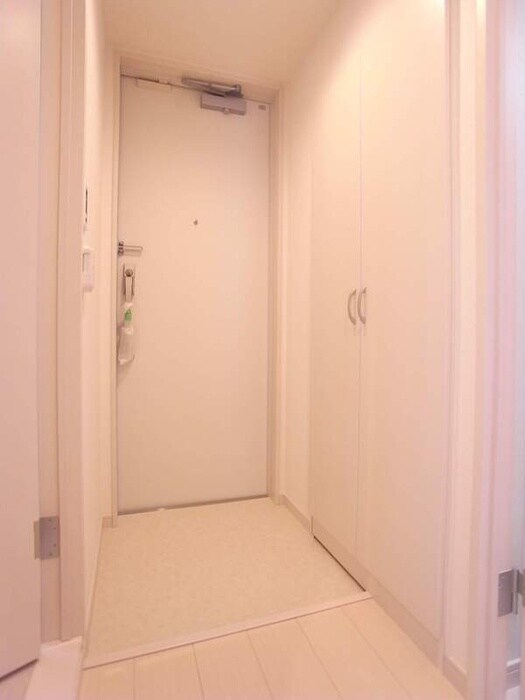 物件内観写真13　(玄関)