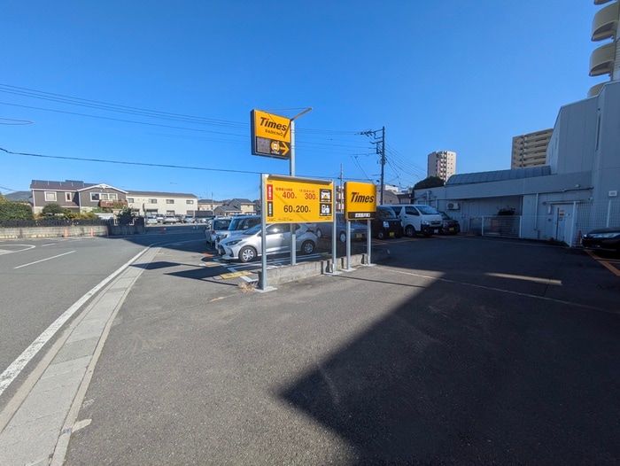 物件外観写真4　(駐車場)