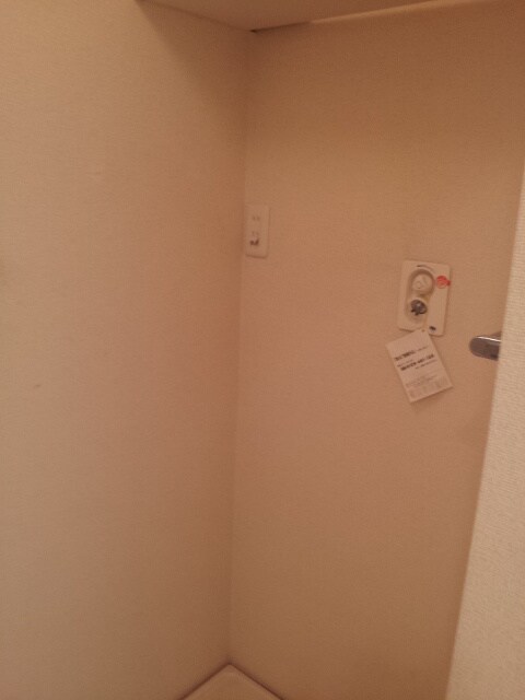 物件内観写真14　(洗濯機置場)