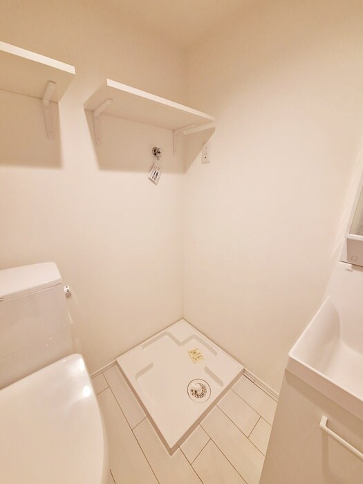 物件内観写真18　(洗濯機置場)