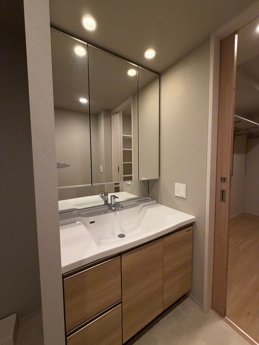 物件内観写真12　(洗面)