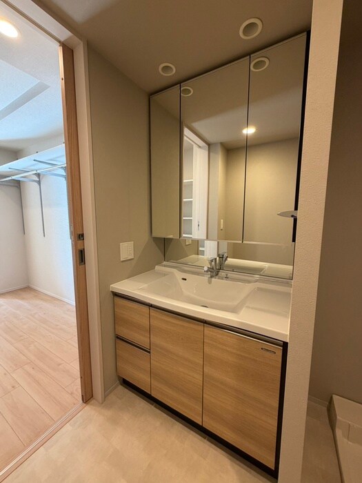 物件内観写真12　(洗面)