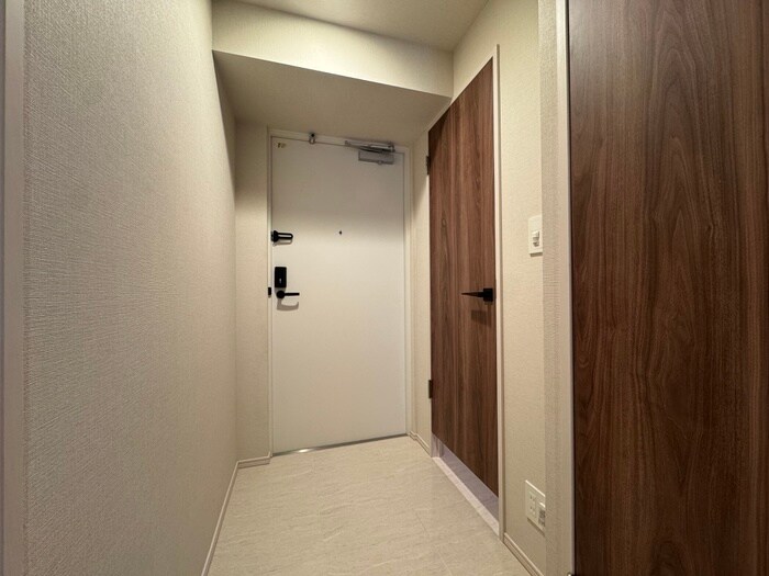 物件内観写真16　(玄関)