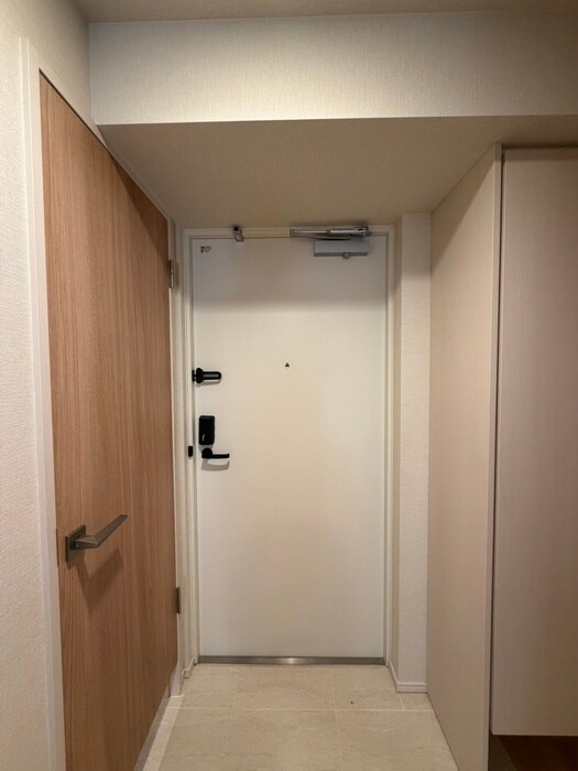 物件内観写真16　(玄関)