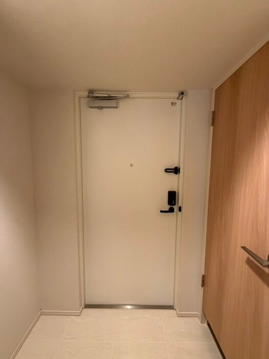 物件内観写真16　(玄関)