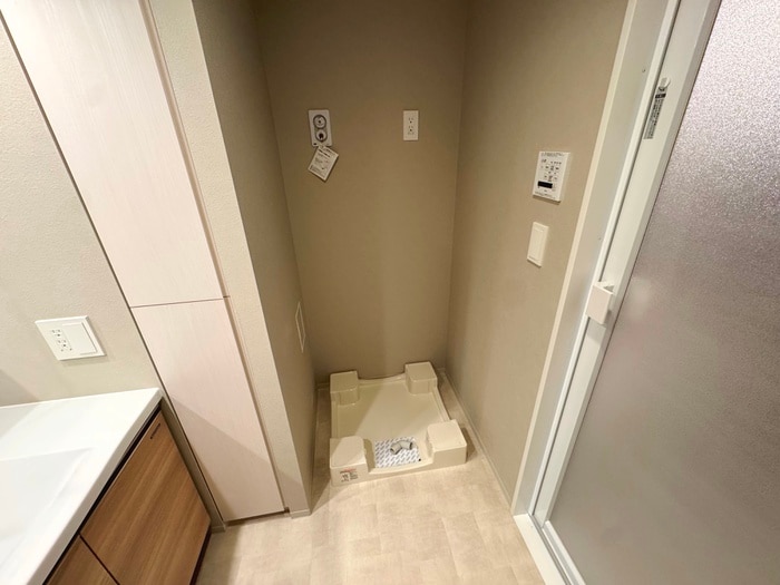 物件内観写真17　(洗濯機置場)