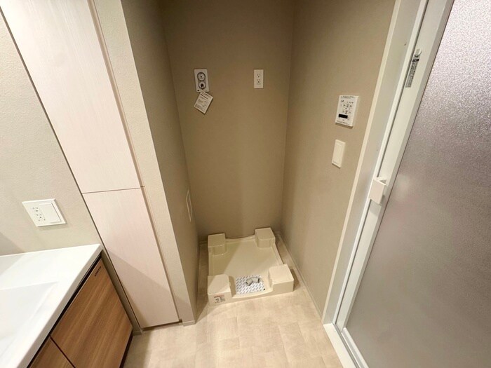 物件内観写真17　(洗濯機置場)