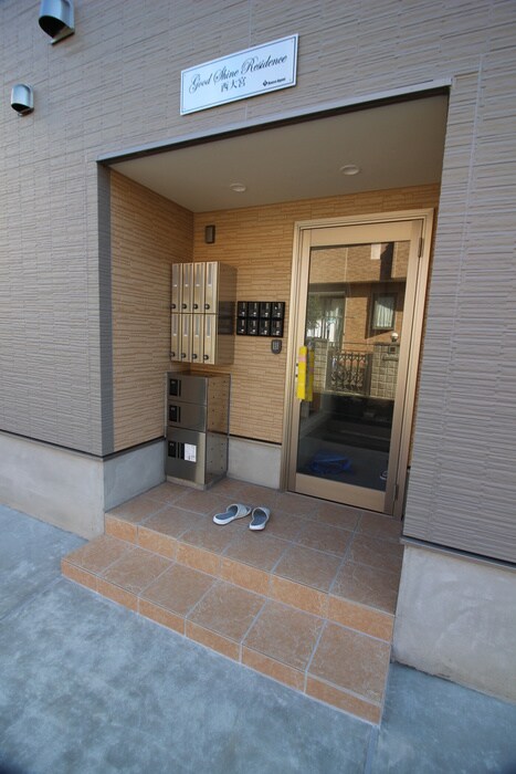 物件外観写真4　(エントランス部分)