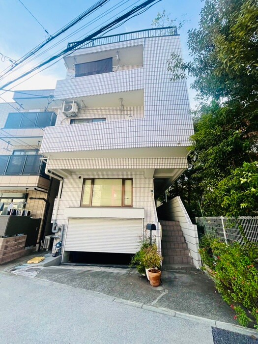 物件外観写真4　(エントランス部分)