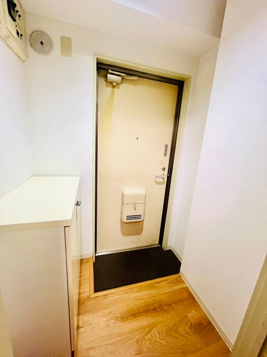 物件内観写真13　(玄関)