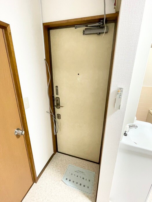 物件内観写真19　(玄関)