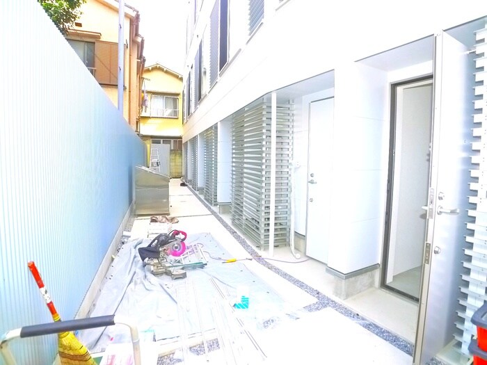 物件外観写真5　(エントランス部分)