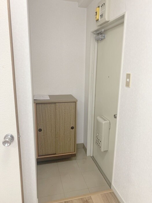 物件内観写真13　(玄関)