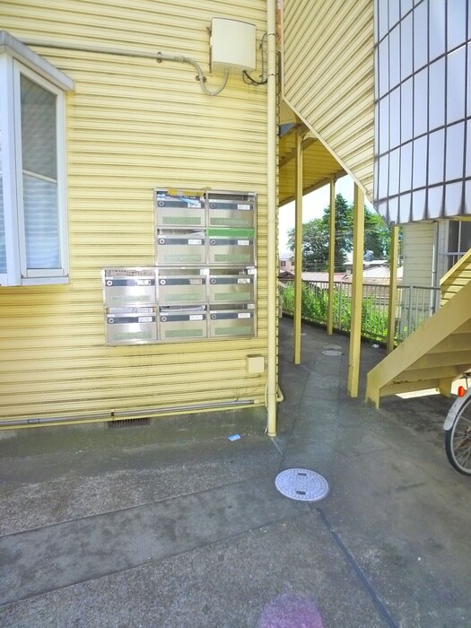 物件外観写真4　(エントランス部分)