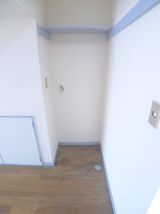 物件内観写真14　(洗濯機置場)