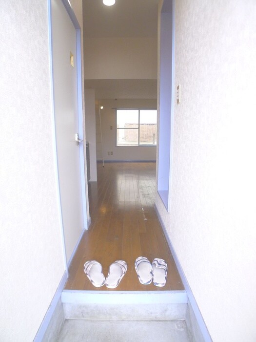 物件内観写真18　(玄関)