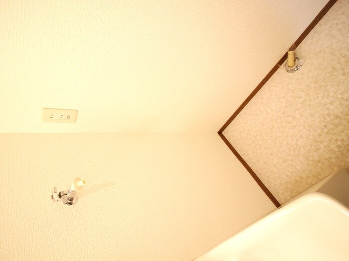 物件内観写真16　(洗濯機置場)