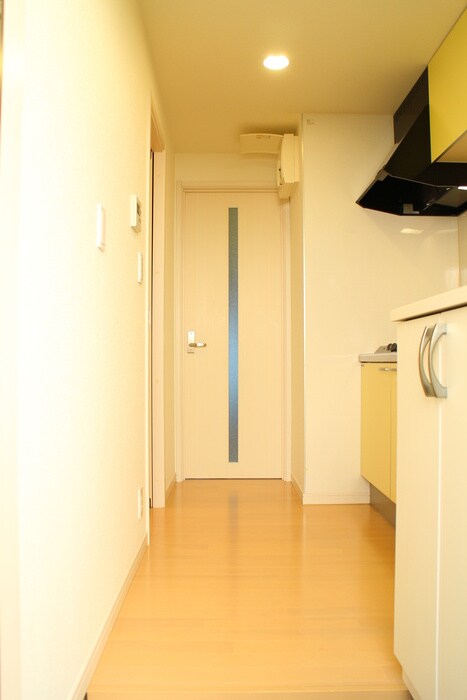 物件内観写真10　(玄関)