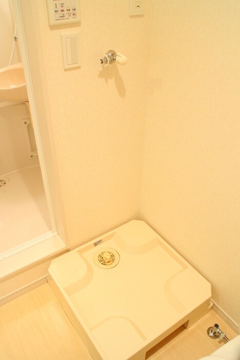 物件内観写真13　(洗濯機置場)