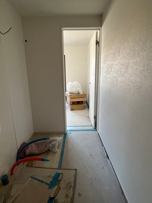 物件内観写真14　(廊下)