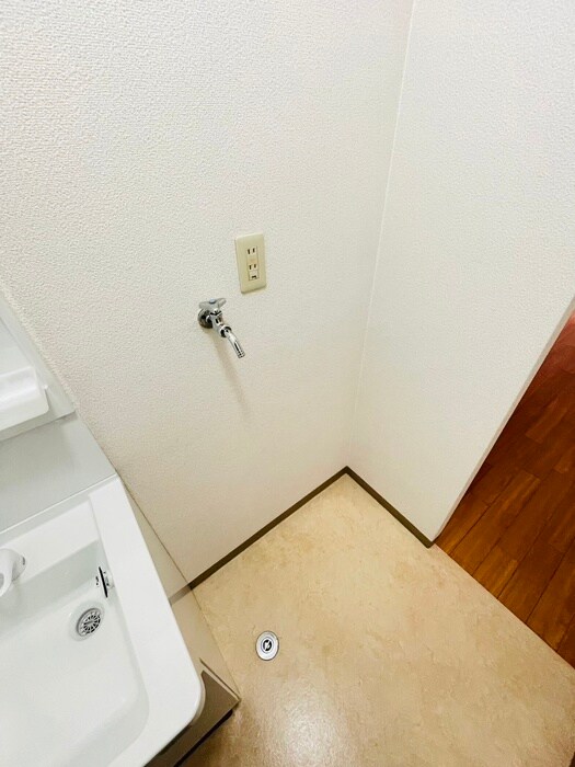 物件内観写真13　(洗濯機置場)