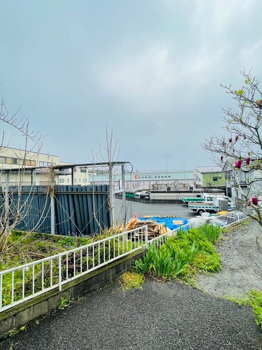 物件内観写真16　(室内からの展望)