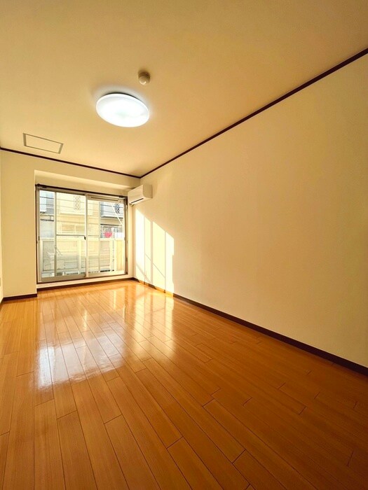 物件内観写真2　(居室)