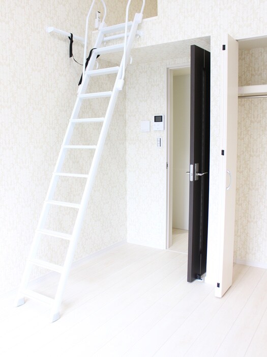 物件内観写真11　(室内からの展望)