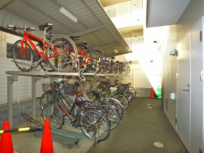 物件外観写真6　(駐輪場)