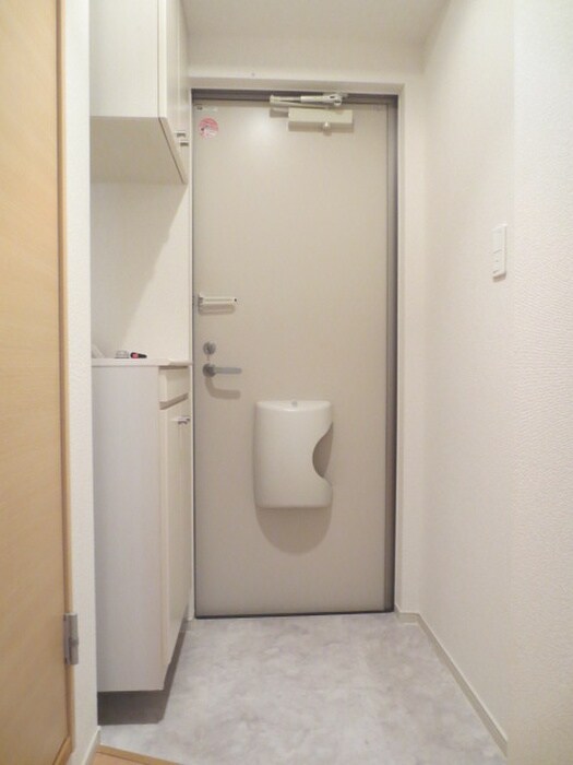 物件内観写真7　(玄関)