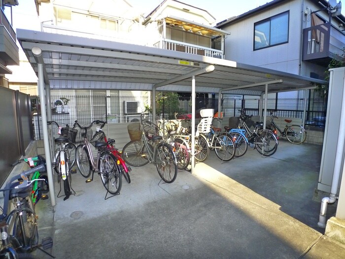 物件外観写真5　(駐輪場)