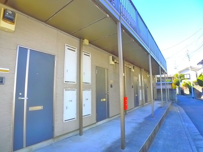 物件外観写真5　(エントランス部分)