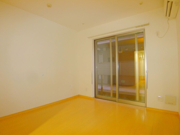 物件内観写真11　(居室)