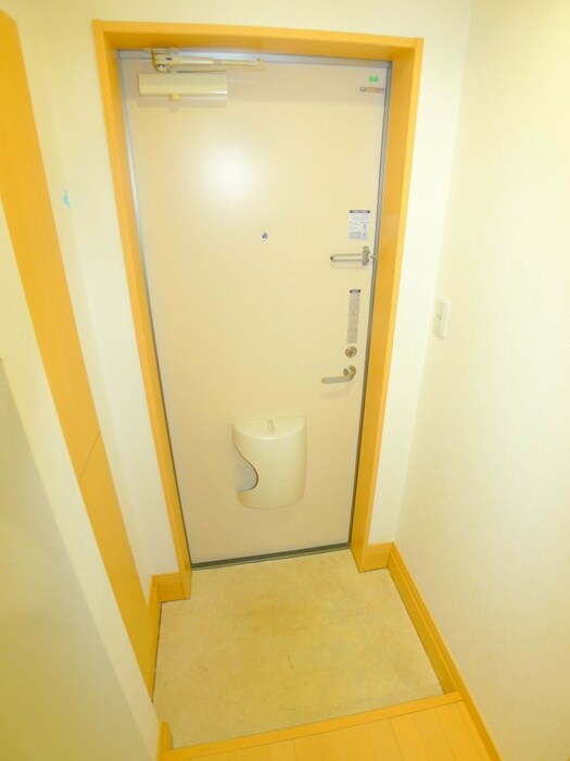 物件内観写真16　(玄関)