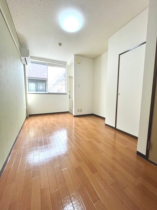 物件内観写真10　(居室)