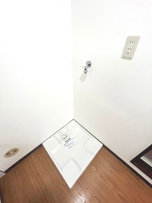 物件内観写真15　(洗濯機置場)