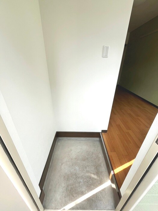 物件内観写真18　(玄関)