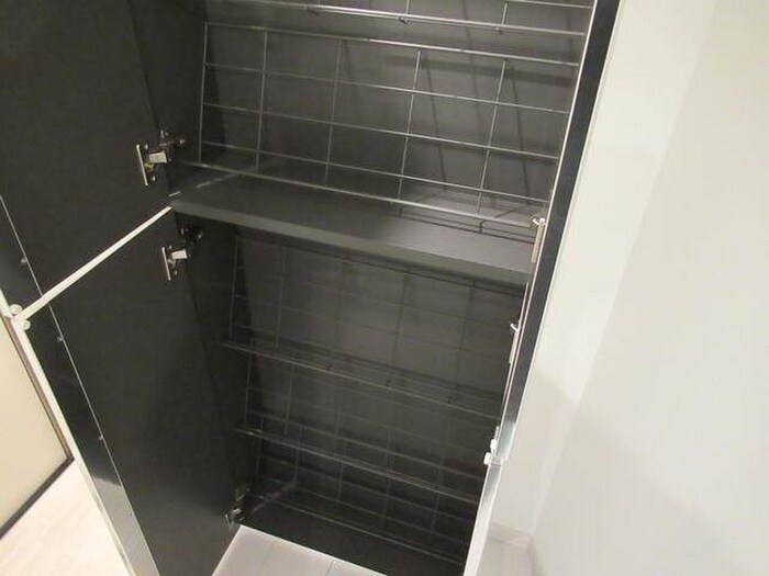 物件内観写真9　(靴箱)