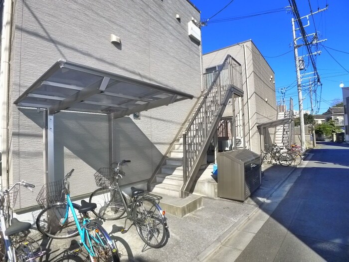 物件外観写真4　(駐輪場)