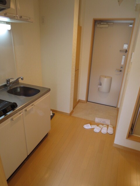 物件内観写真12　(玄関)