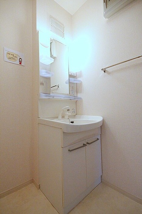 物件内観写真15　(洗濯機置場)