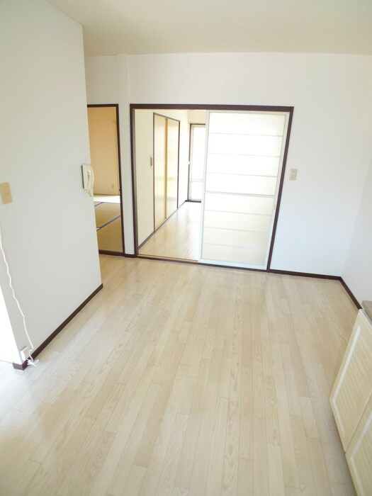 物件内観写真8　(居室)