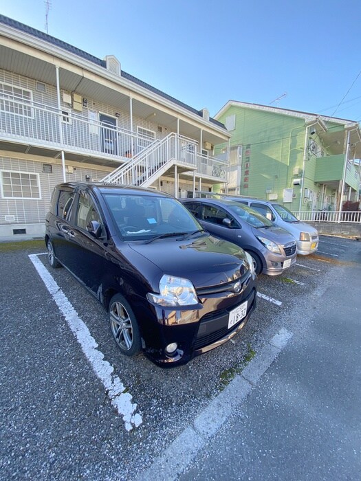 物件外観写真4　(駐車場)